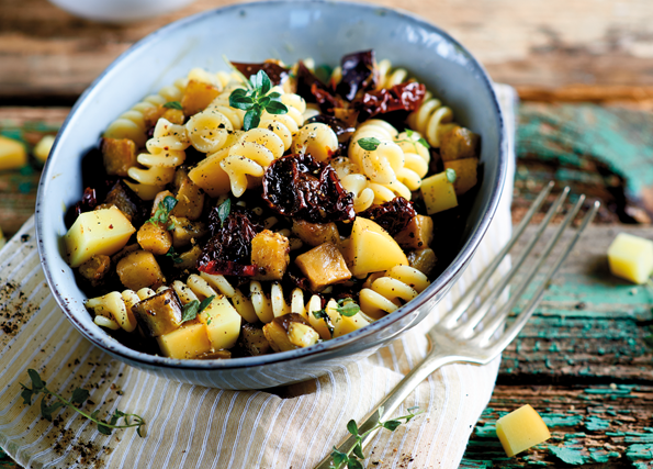 FUSILLI WITH EGGPLANTS, SUN-DRIED TOMATOES AND SCAMORZA  FUSILLI WITH EGGPLANTS, SUN-DRIED TOMATOES AND SCAMORZA